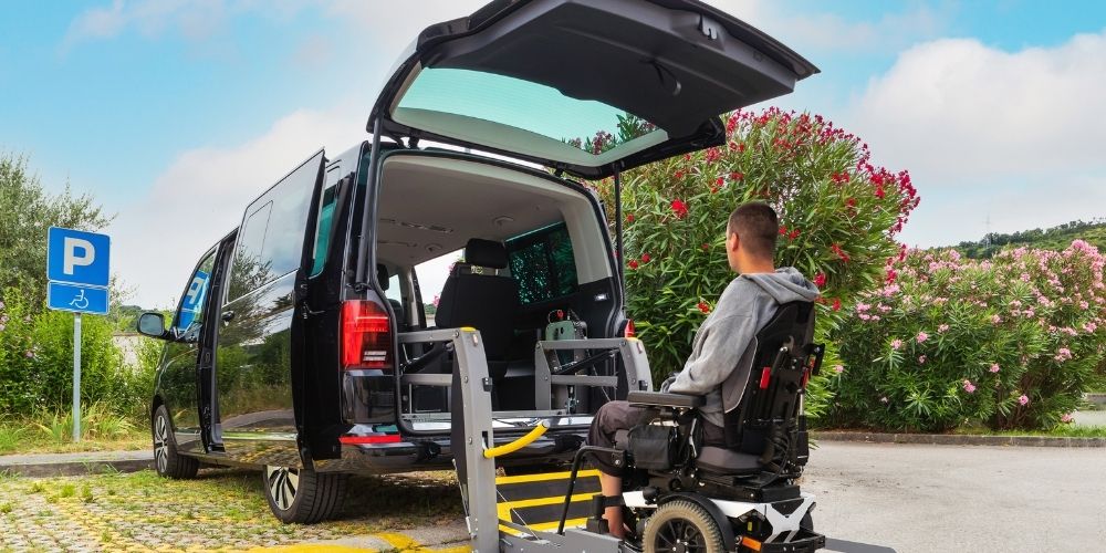 car seat ride grand rapids, wheelchair accessible ride GR, GRR airport transportation